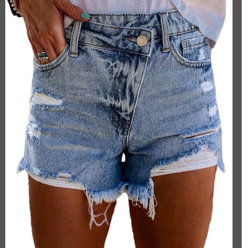 Willow Boutique x Risen Jeans Acid Wash Crossover Distressed Denim Shorts L‎